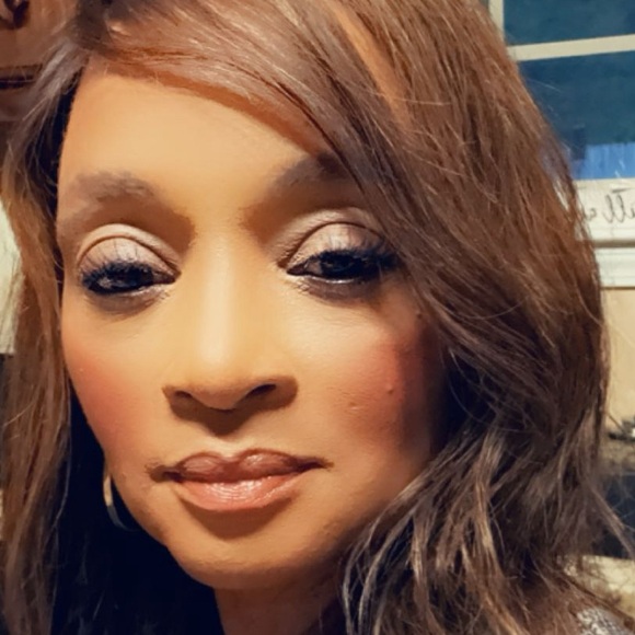 Meet your Posher, Lawana - Picture 2 of 2